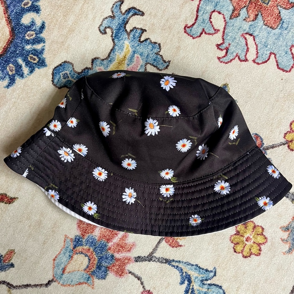 Alice + Olivia Reversible Bucket Hat